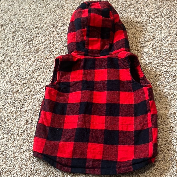 BNWOT super soft & warm red/black plaid hooded fleece vest for 18M boy/girl!! - Picture 6 of 6